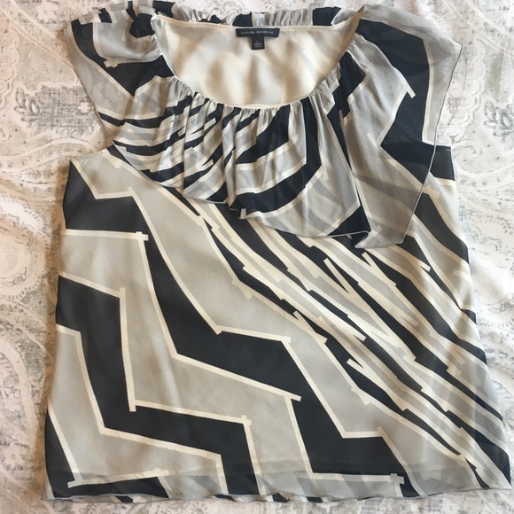 Banana Republic Edgy sleeveless Zig-zag top: - Picture 1 of 6